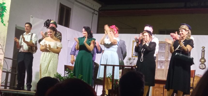 "Il fuoco di Sant'Antonio": la commedia teatrale in arbereshe fa centro