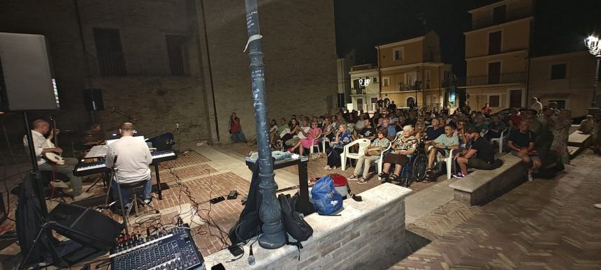 Pienone a Casalbordino alla serata tributo al talento jazzistico Angelo Canelli 