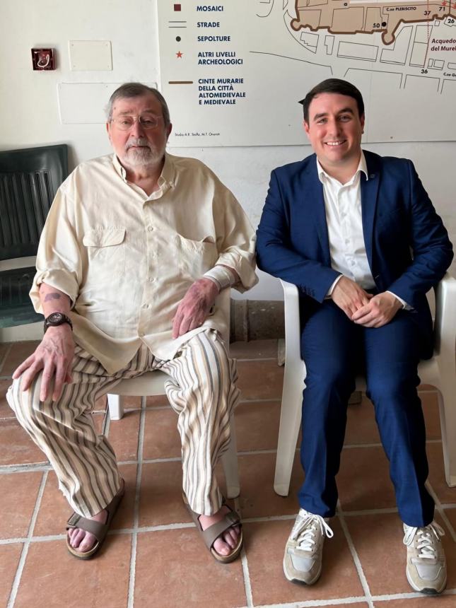 Visita a Palazzo d’Avalos per Francesco Guccini: “Un immenso piacere riceverlo”