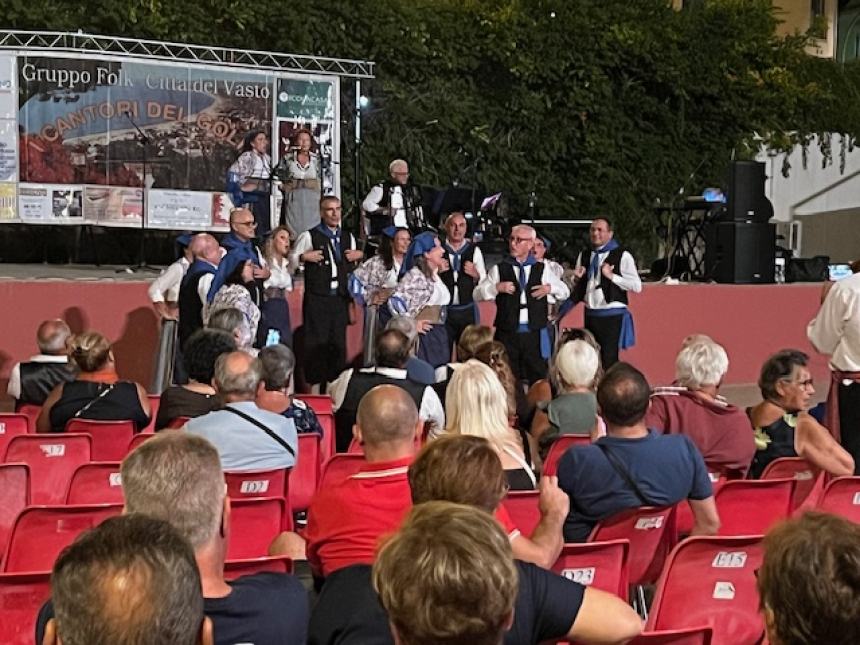 Oltre 300 artisti a Vasto per la Rassegna Internazionale Cori e Gruppi Folkloristici 