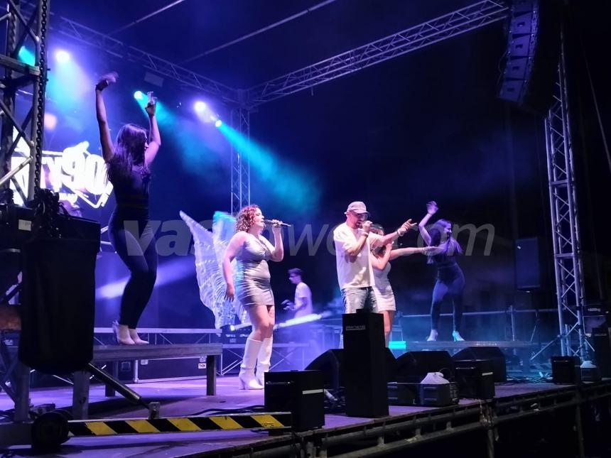 "Party90 Show", Casalbordino lido in festa con Roby Santini nella  1ª "Notte delle Stelle"