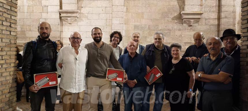 Frangiflutti sulle coste abruzzesi: Litorale Vivo premiato con la "Grattacace"