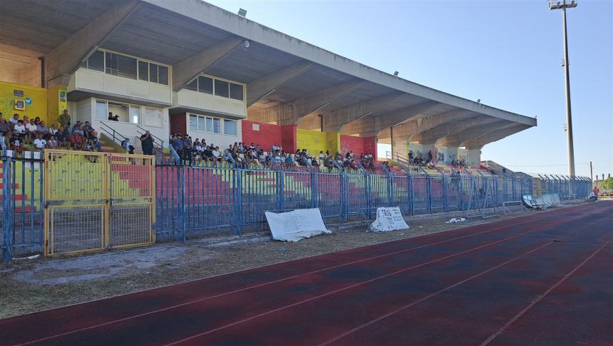 L'allenamento congiunto allo stadio Cannarsa Termoli 1920-Montenero calcio