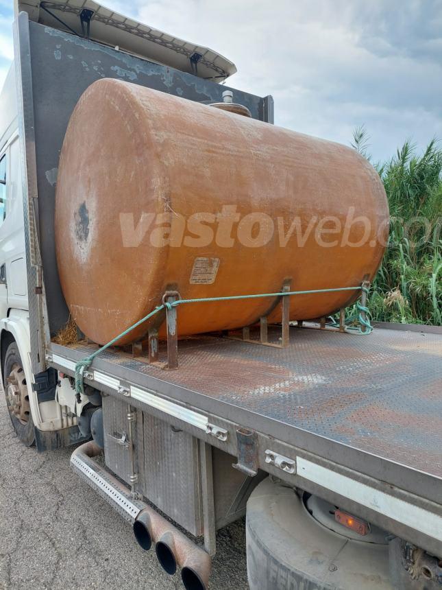 Crisi idrica: autobotti nel Vastese, a Monteodorisio tubatura rotta in pieno centro