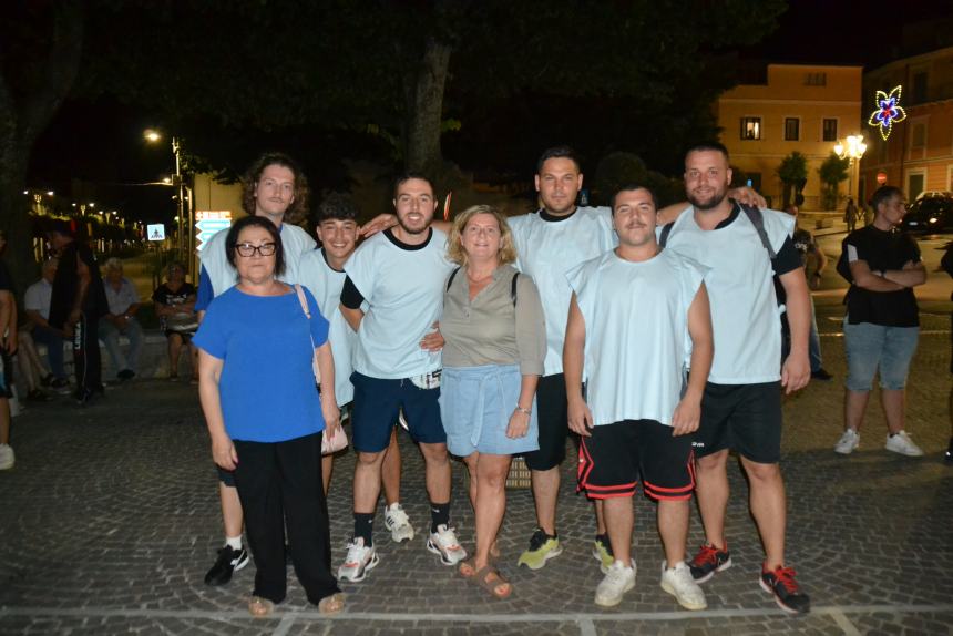 I colori della tradizione: il successo del Palio di San Nicola 