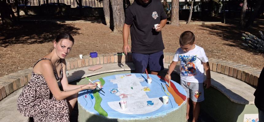 80 bambini insieme per rigenerare la Pista di Pattinaggio nella Villa  