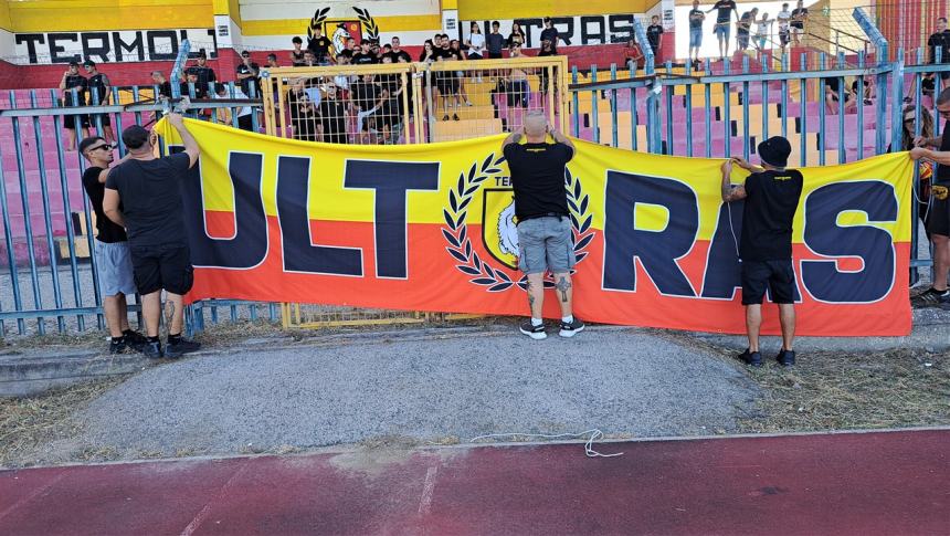 L'allenamento congiunto allo stadio Cannarsa Termoli 1920-Montenero calcio