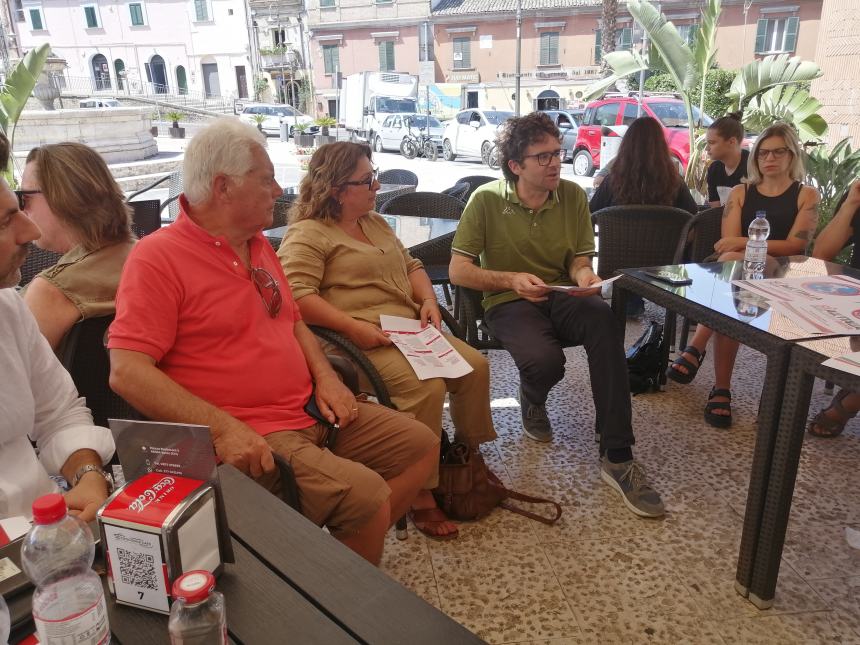 Contro l'autonomia differenziata continua la raccolta firme a Vasto: "Legge spacca-Italia" 