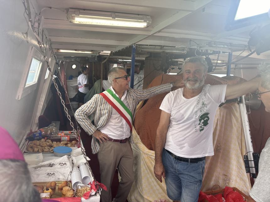 San Basso in processione a mare sul Nonno Rocco