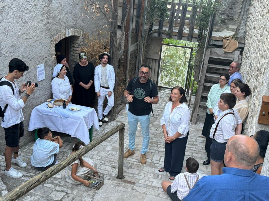 Voce al paesaggio e agli alberi nel "Festival delle Radici"