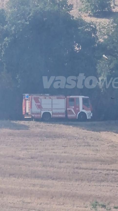 Incendio a Sant'Antonio Abate, intervengono i vigili del fuoco 