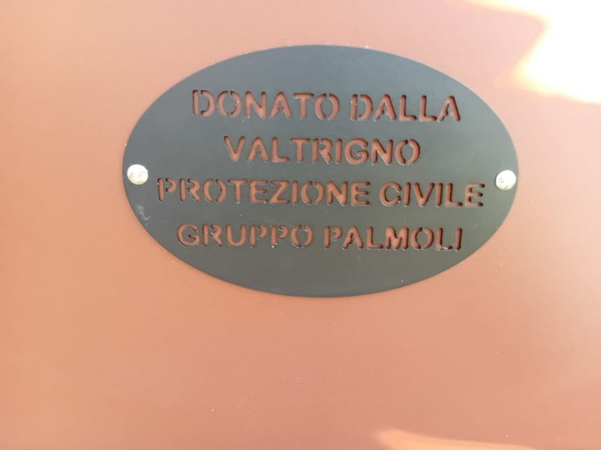 In dono dalla Vatrigno la panchina degli innamorati per il santo patrono di Palmoli 