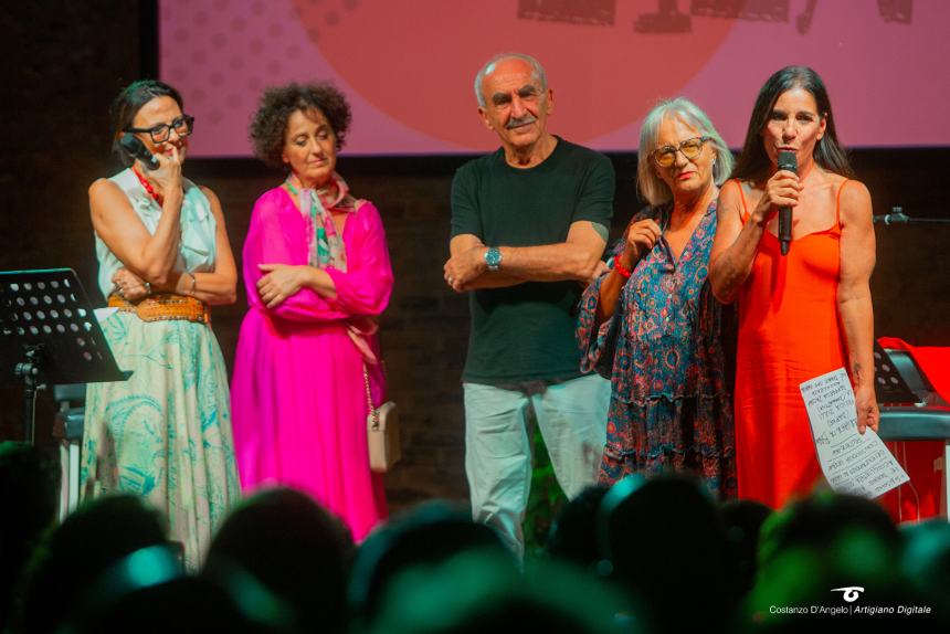 Paola Turci con la sua voce dipinge un affresco della grande musica italiana ai Giardini d'Avalos