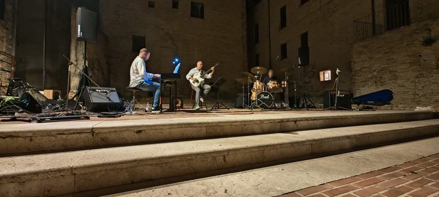 Pienone a Casalbordino alla serata tributo al talento jazzistico Angelo Canelli 