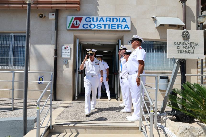 Guardia Costiera, l’ammiraglio Carlone all’ufficio circondariale marittimo di Vasto