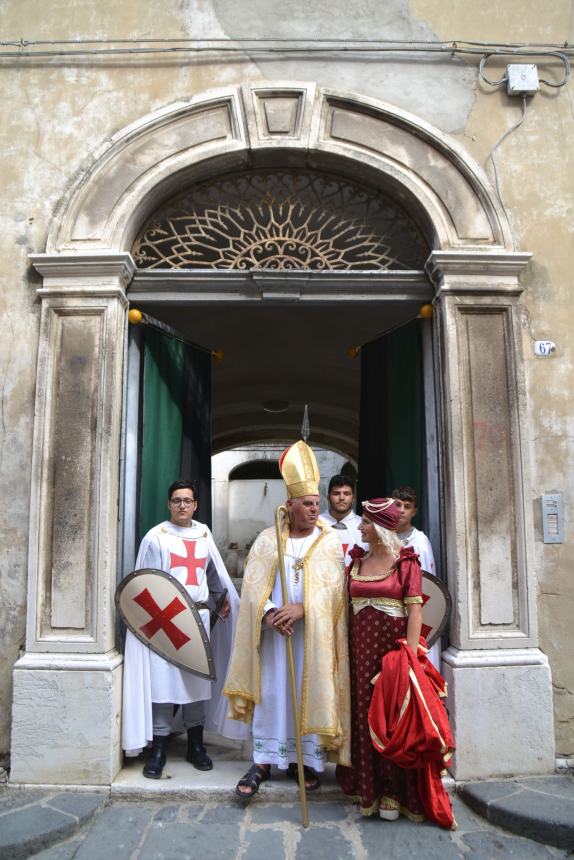 I colori della tradizione: il successo del Palio di San Nicola 