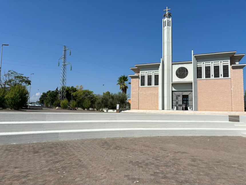 Piazza di Santa Maria degli Angeli ripulita dalle scritte