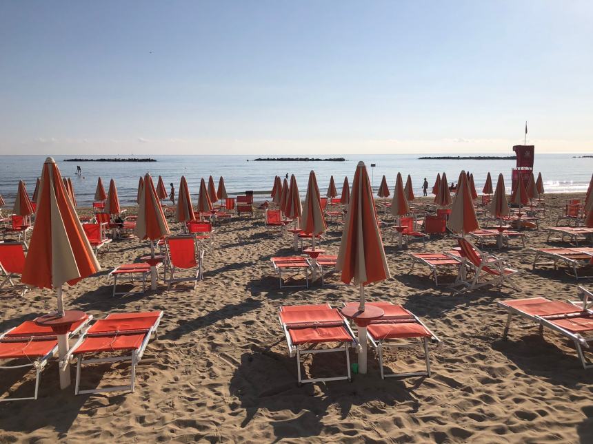 n Abruzzo sciopero dei titolari degli stabilimenti balneari,  chiusi gli ombrelloni 