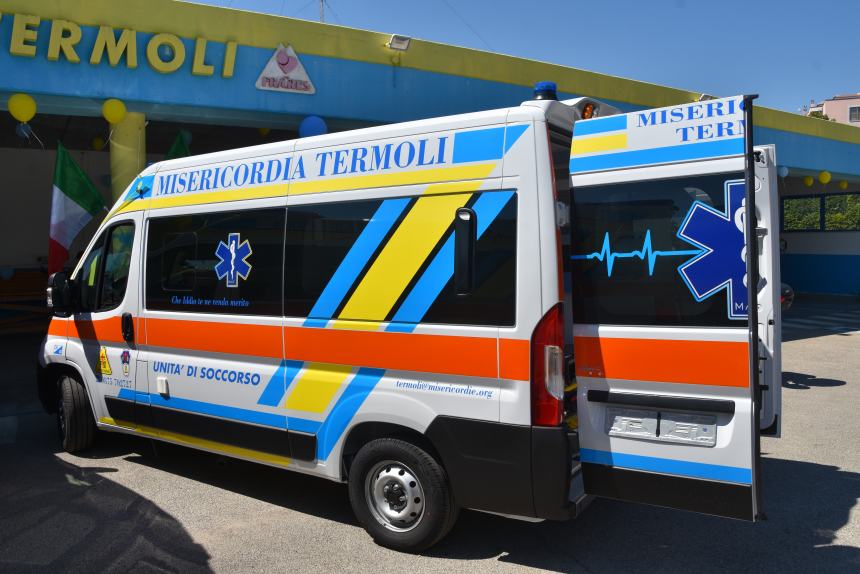 La benedizione delle nuove ambulanze alla Misericordia