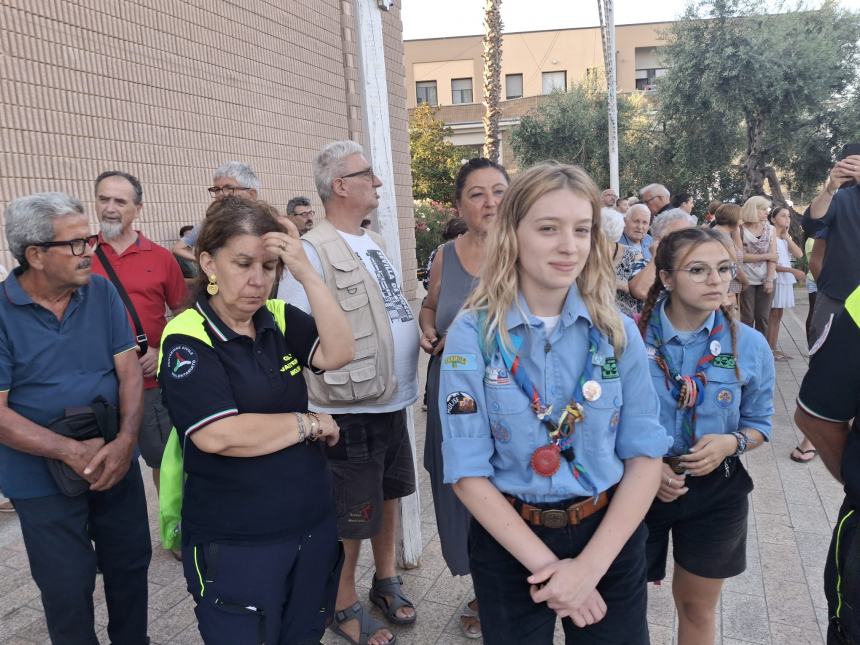 La statua della Madonna a Santa Maria degli Angeli in processione 