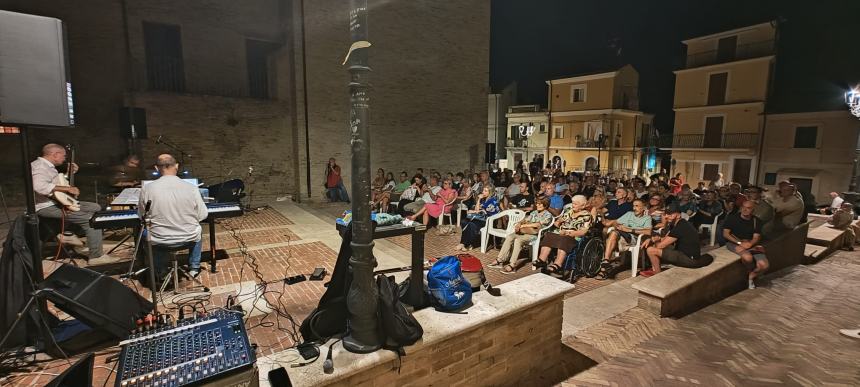 Pienone a Casalbordino alla serata tributo al talento jazzistico Angelo Canelli 