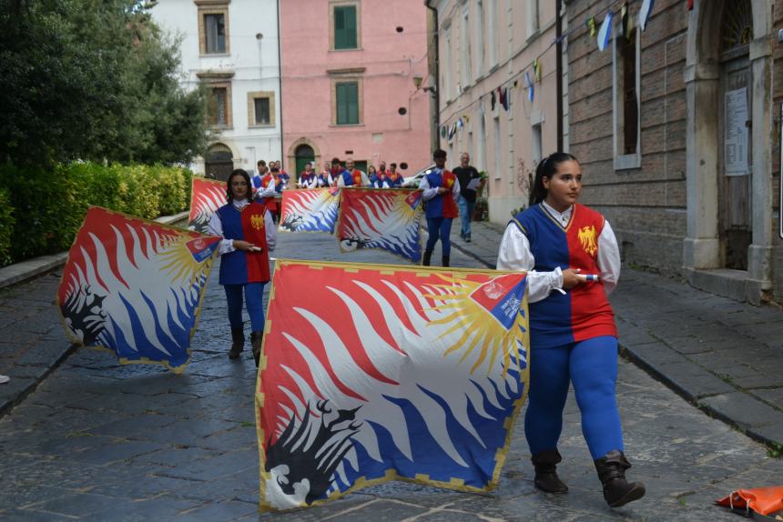 I colori della tradizione: il successo del Palio di San Nicola 