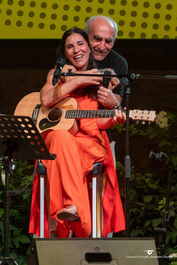 Paola Turci con la sua voce dipinge un affresco della grande musica italiana ai Giardini d'Avalos