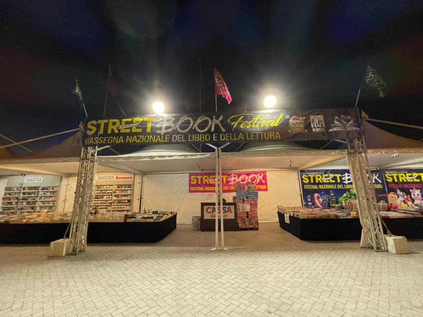 Street book festival in piazza Sant'Antonio 