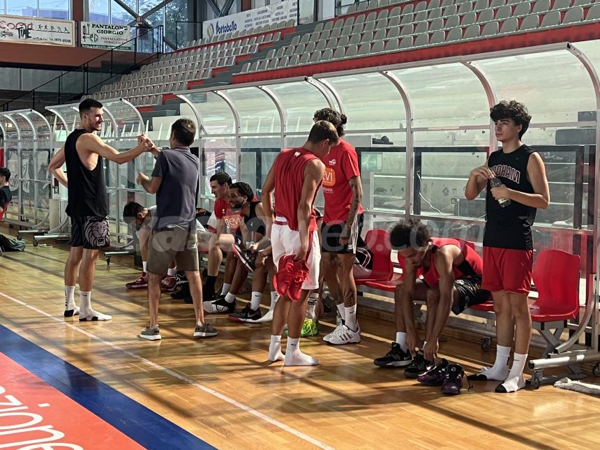 Inizia la stagione della Vasto Basket: 1º allenamento sotto gli occhi di coach Forgione