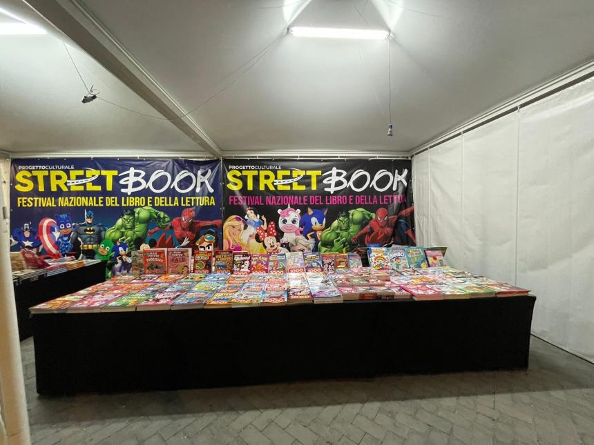 Street book festival in piazza Sant'Antonio 