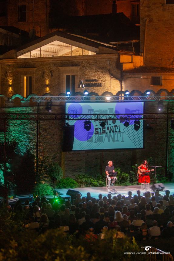 Paola Turci con la sua voce dipinge un affresco della grande musica italiana ai Giardini d'Avalos