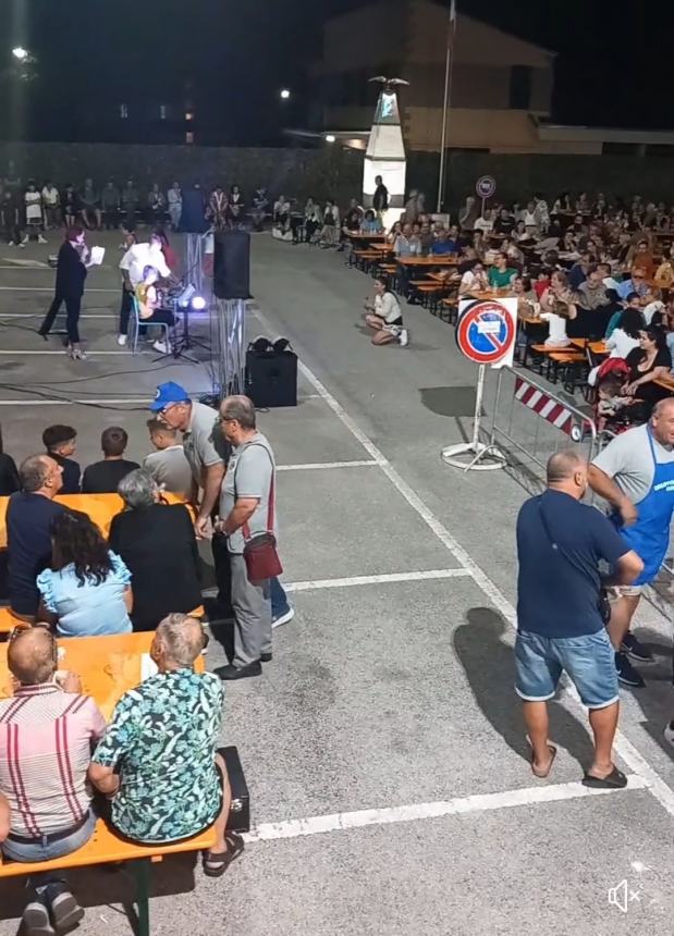 In tantissimi a Gissi per il festival della "Ddu Botte", l'organetto abruzzese