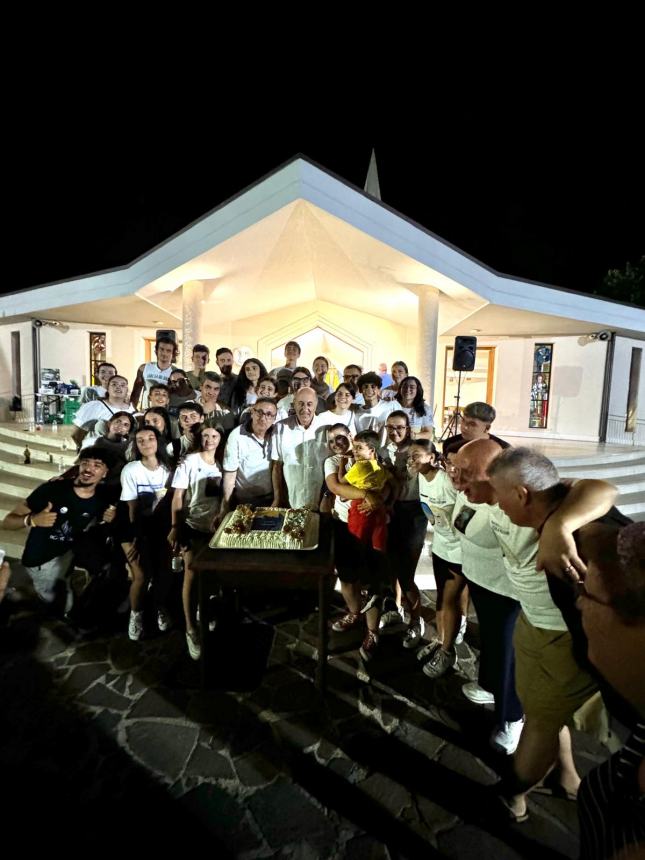 In tanti a San Salvo per la “Cena sotto il Campanile” della Parrocchia San Nicola