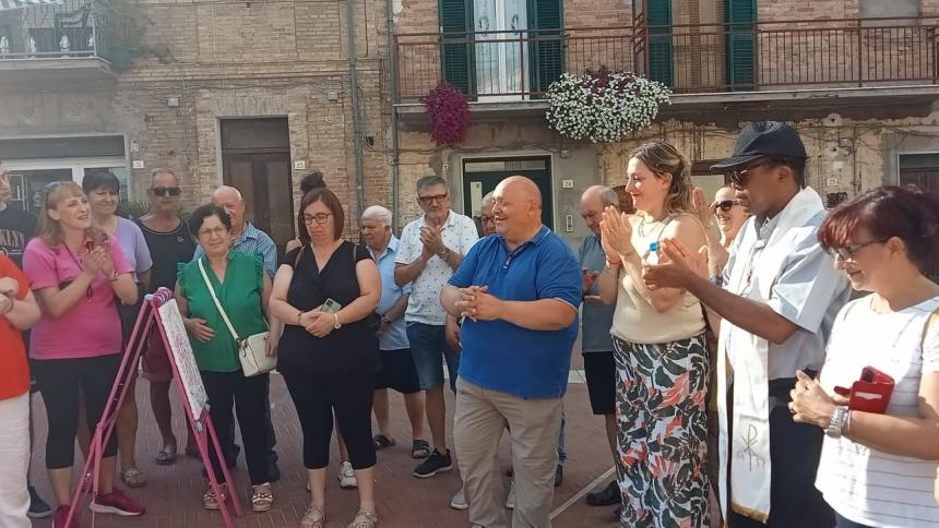 L'Infiorata all'Uncinetto Itinerante per la 1ª volta a Monteodorisio: “Un lavoro unico”