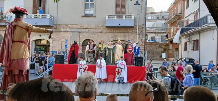 I colori della tradizione: il successo del Palio di San Nicola 