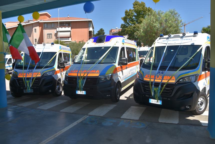 La benedizione delle nuove ambulanze alla Misericordia