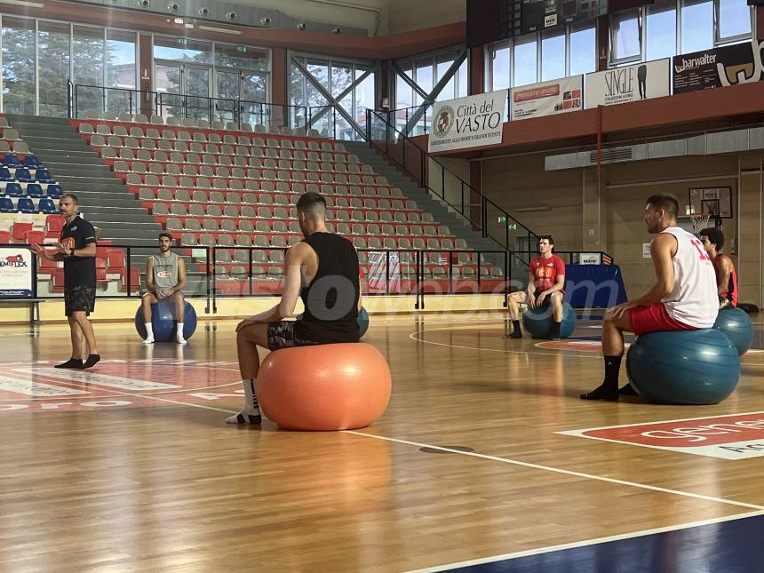 Inizia la stagione della Vasto Basket: 1º allenamento sotto gli occhi di coach Forgione