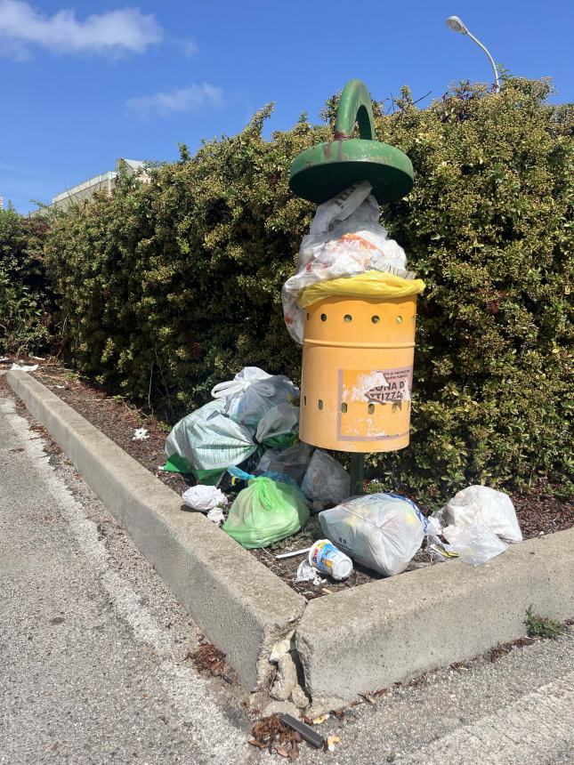 Al parcheggio dell'ospedale San Timoteo 