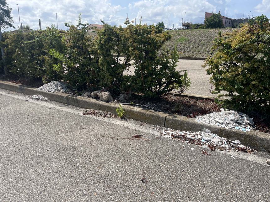 Al parcheggio dell'ospedale San Timoteo 