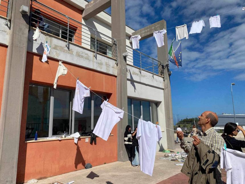 Studenti e docenti del Liceo Artistico omaggiano la Giornata Internazionale della Pace