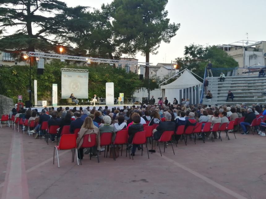 Sigfrido Ranucci a Vasto presenta “La scelta”: “Atto d’amore per la libertà di stampa”