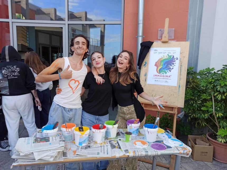 Studenti e docenti del Liceo Artistico omaggiano la Giornata Internazionale della Pace