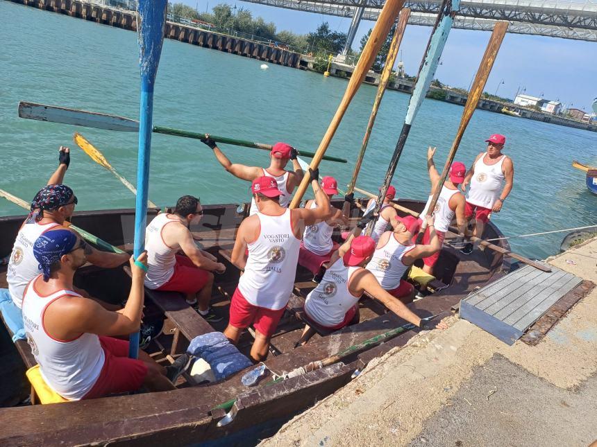 Poker de “La Ciurma Vasto”: trionfo nella 29ª Regata dei gonfaloni