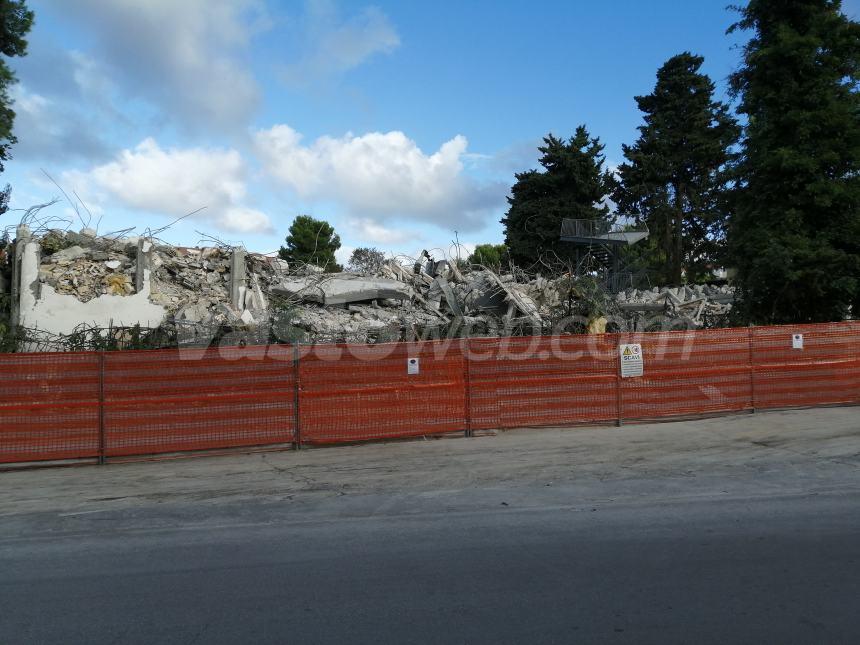 Vasto dice addio alla Scuola Paolucci: completata la fase di demolizione