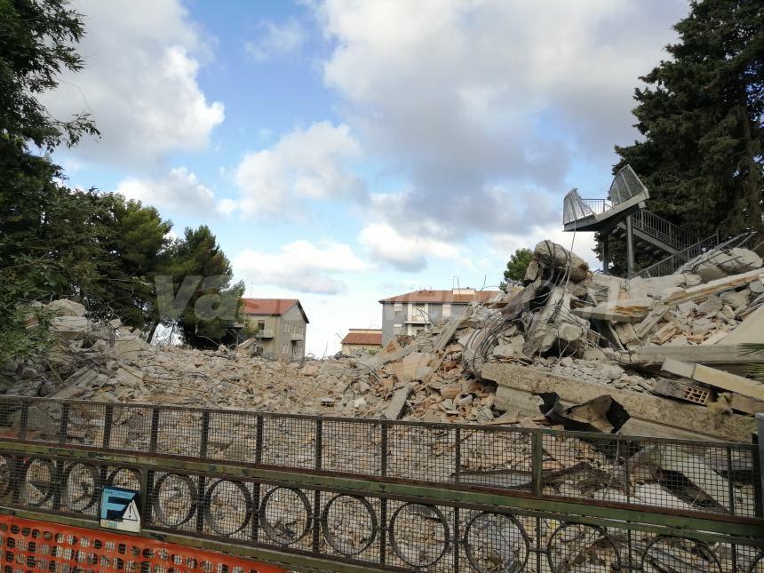 Vasto dice addio alla Scuola Paolucci: completata la fase di demolizione