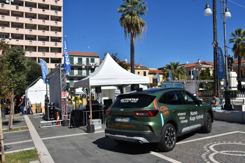 Scopriamo il mondo dei veicoli green all'Ecomob Expo City in piazza Monumento