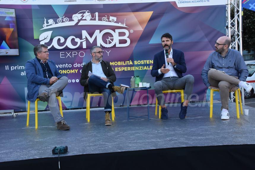 Mobilità elettrica: tra fatti e fake news, il dibattito a Ecomob Expo City