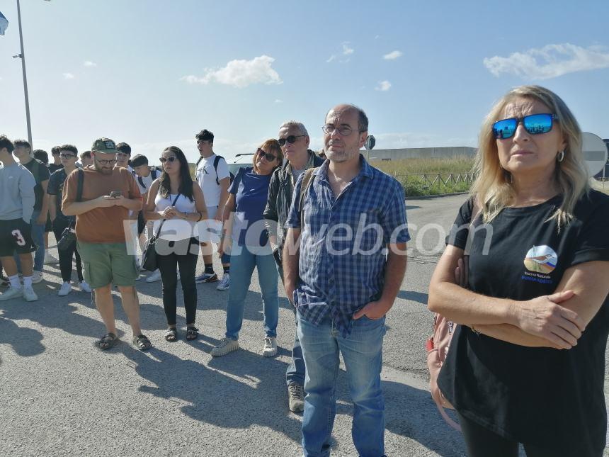 Nasce a Punta Aderci “Viale dei Capodogli”: “Vasto non dimentica il drammatico spiaggiamento”