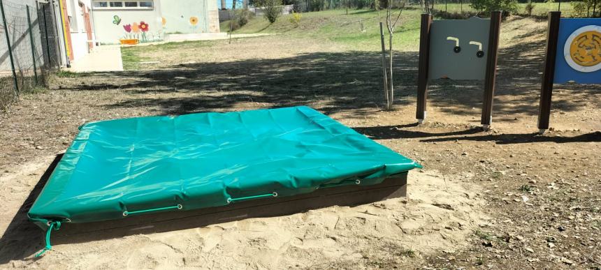 Il giardino della scuola dell’infanzia Spataro si arricchisce di una sabbiera