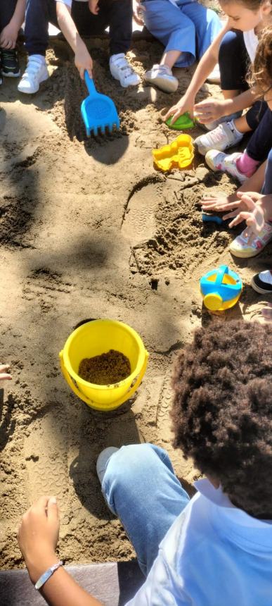 Il giardino della scuola dell’infanzia Spataro si arricchisce di una sabbiera